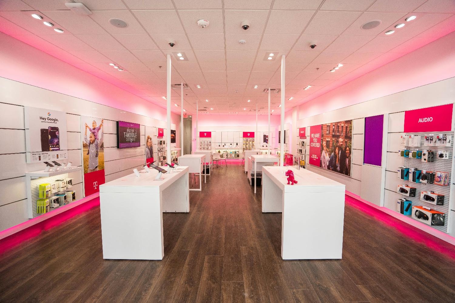 Mobile experts serve 104 million customers at thousands of T-Mobile and Metro by T-Mobile retail stores across the U.S. 