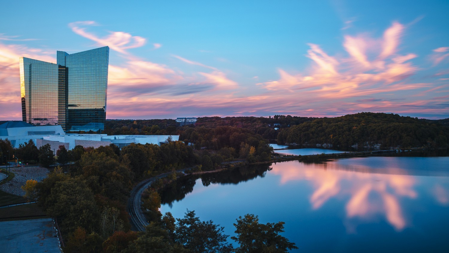 Mohegan Sun is located on 240 acres of reservation land along the banks of the Thames River in Uncasville, Connecticut.