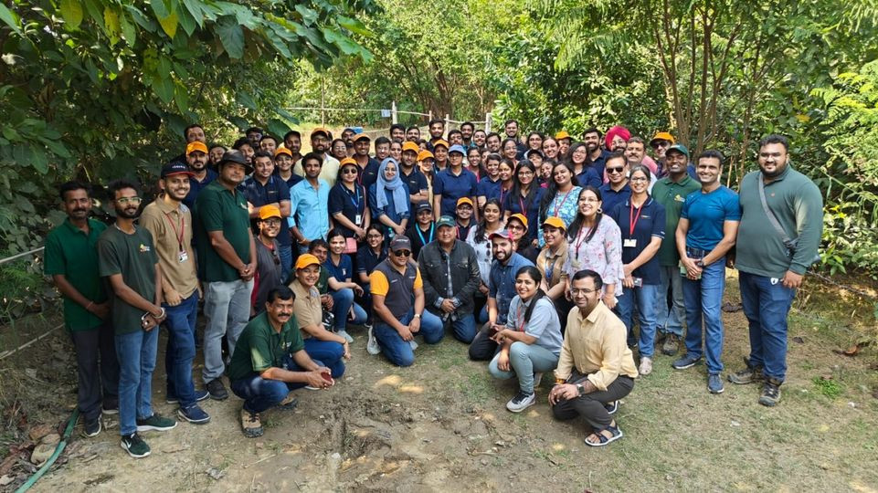 Cadence employees in Noida volunteering for the annual Season of Giving