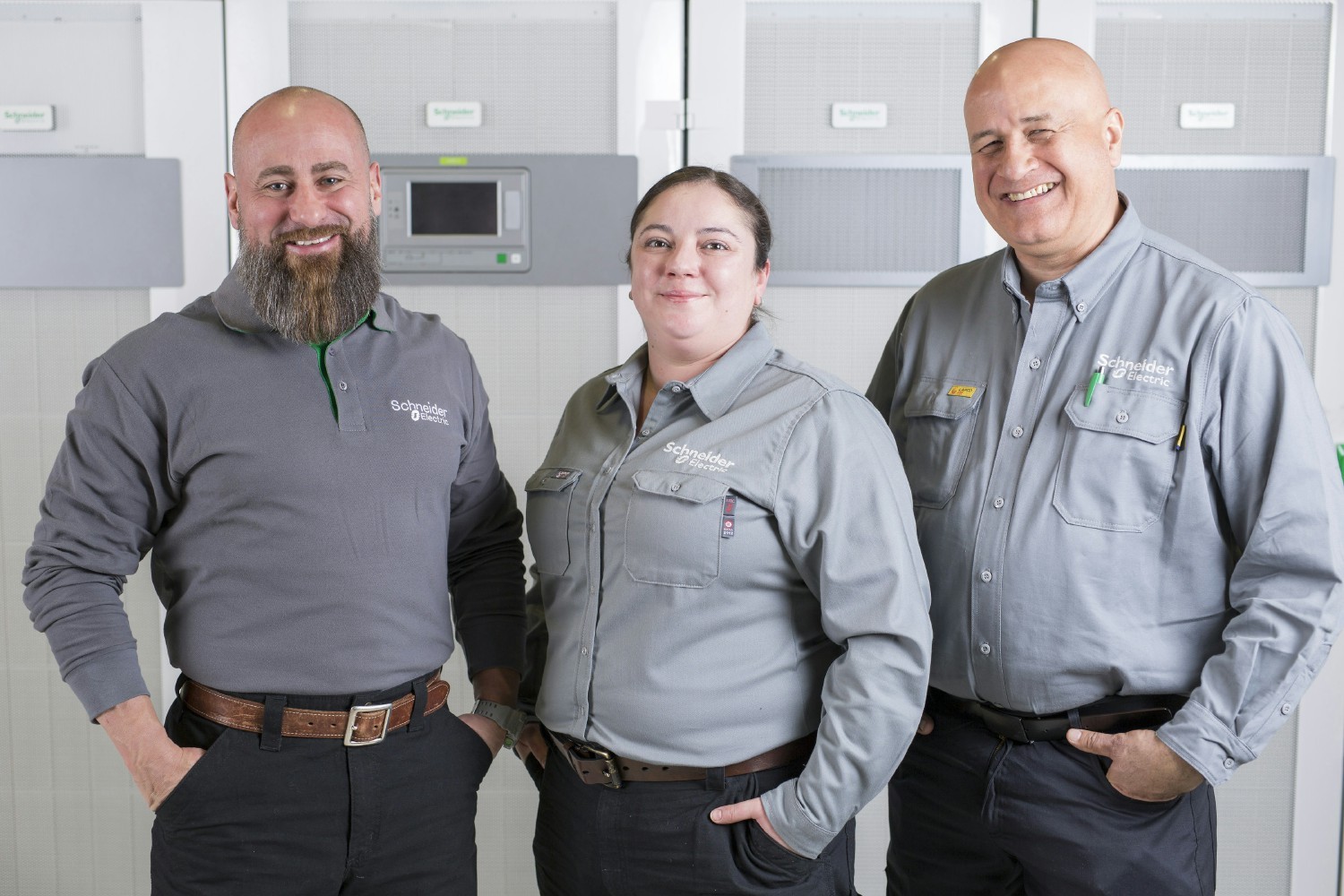 Our Schneider Electric services team members provide their expertise for equipment management & sustainability.