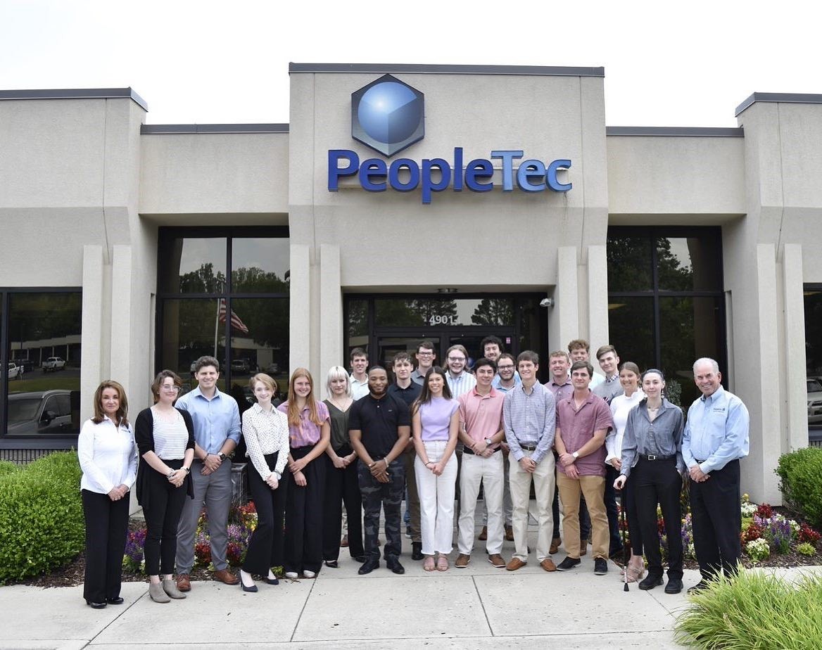 PeopleTec's interns work with our Subject Matter Experts through mentorship and hands-on experience.