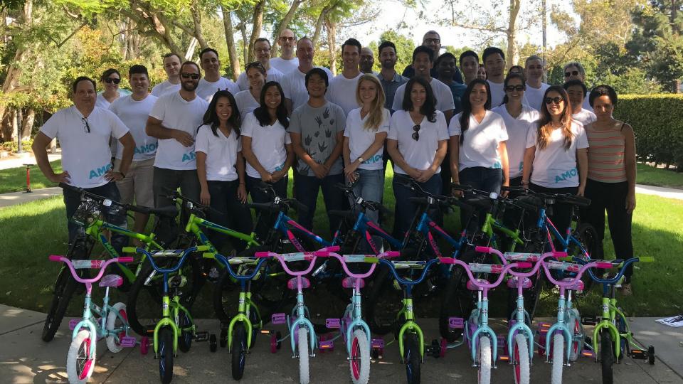 Amobee Santa Monica Gives Back at Local Community Service Event