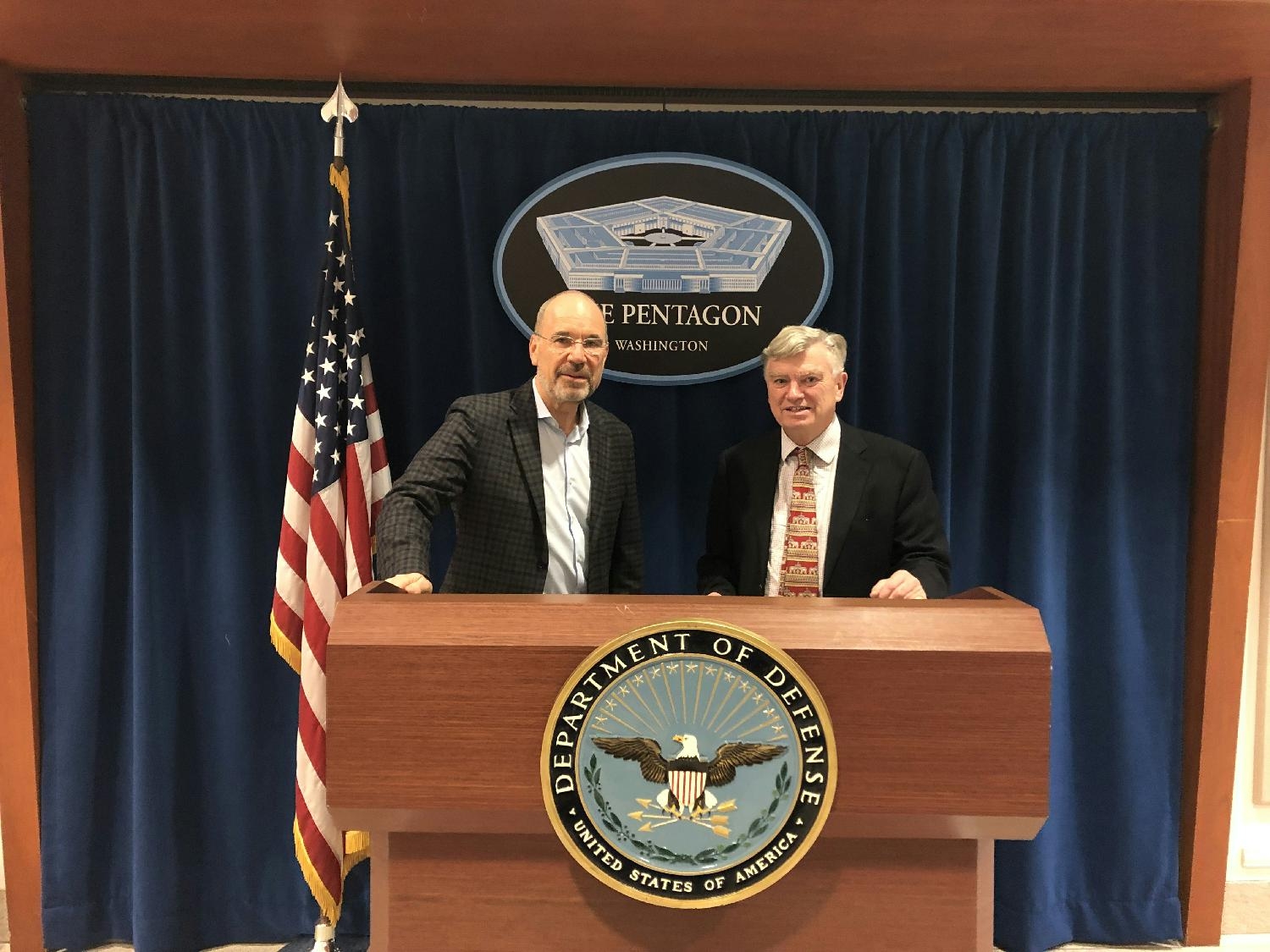 LOCATORX CEO AND OUR ADVISORY BOARD MEMBER (INAUGURAL HOLDER, CHAIR OF NANOMATERIALS, UNIV. OF OXFORD) AT THE PENTAGON