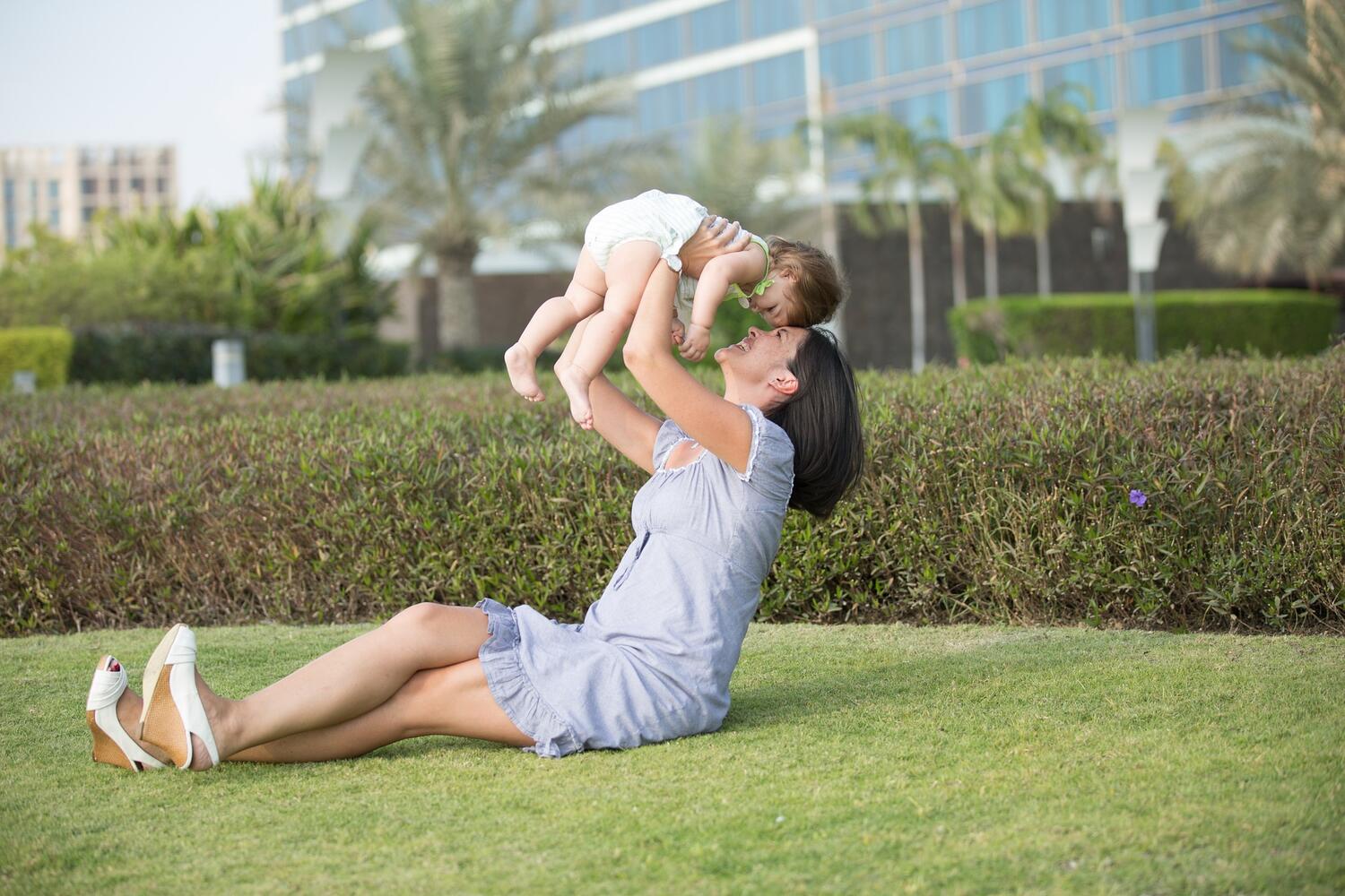  Parents Are More Dedicated Than Co-Workers Without Kids, But Moms Still Face Penalty