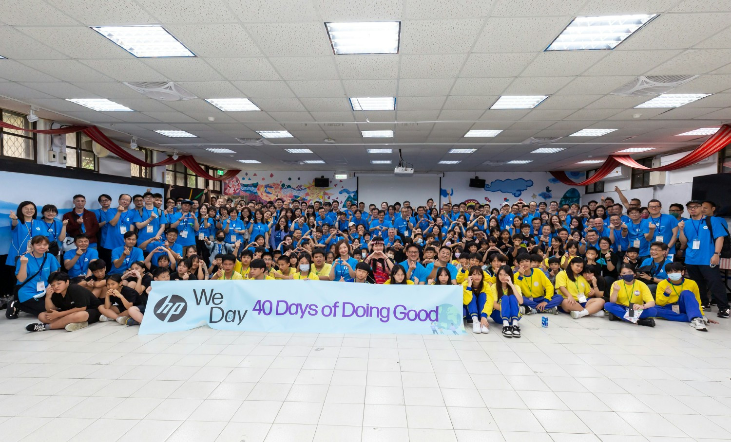 HP Houston employees volunteering at Houston's Montgomery County Food Bank. Photo by HP.