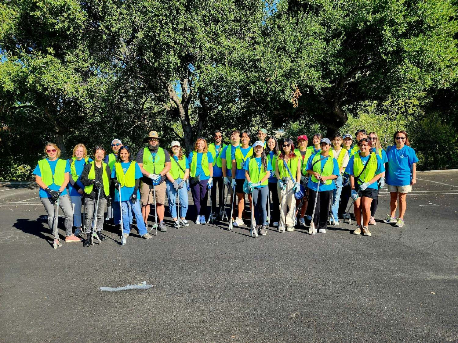 Members of HP's Corporate Affairs team from HQ in Palo Alto gathered to help clean up garbage and debris from the shores