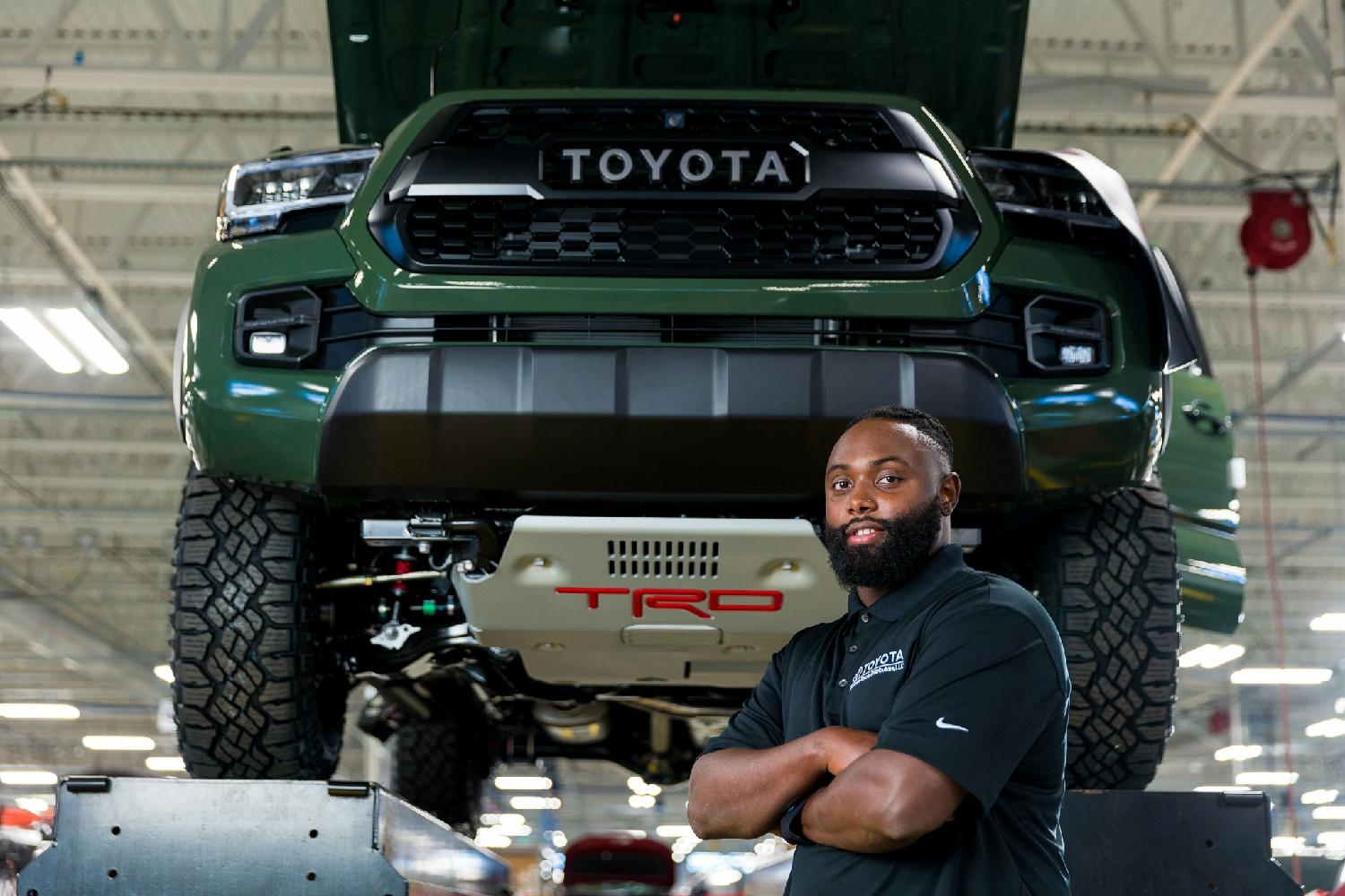 At SET’s Vehicle Processing Center in Commerce, Ga., associates process Toyota vehicles manufactured in North America.