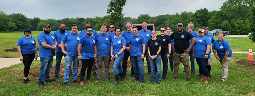 Local Managers in Dallas participated in LKQ’s 1st One Tree Planted volunteer work to plant 14 trees.