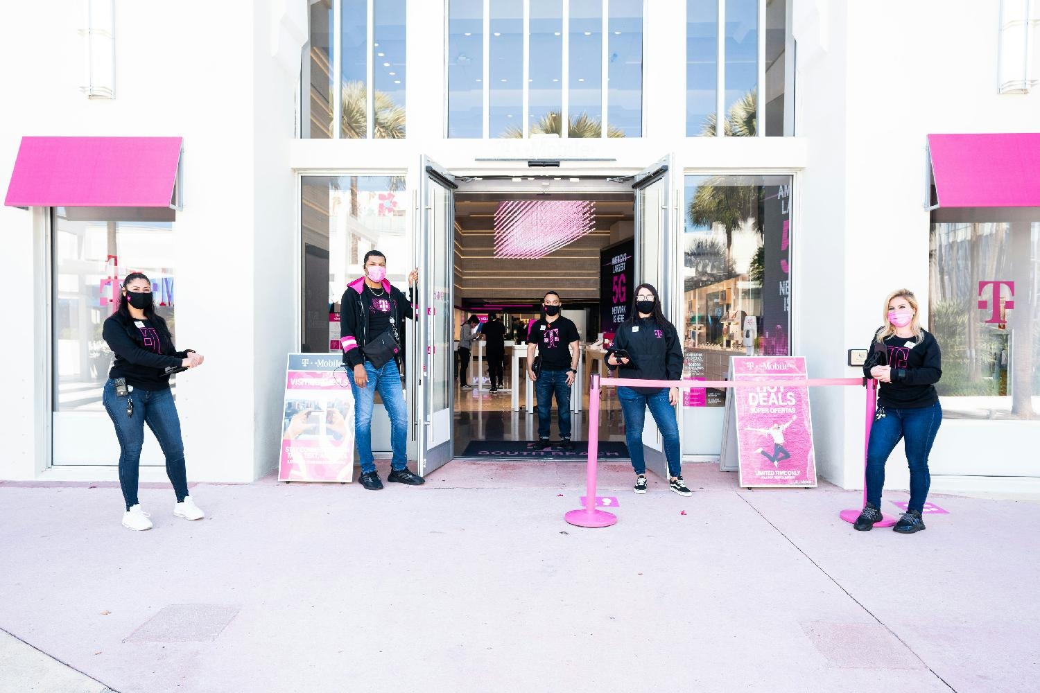 Throughout the pandemic, T-Mobile employees stayed safe and customers stayed connected. 