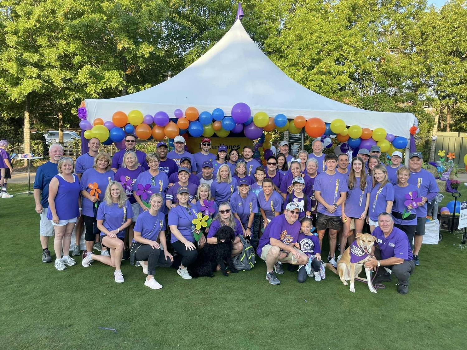 Edward Jones associates gather for the Walk to End Alzheimer's in Phoenix, AZ.