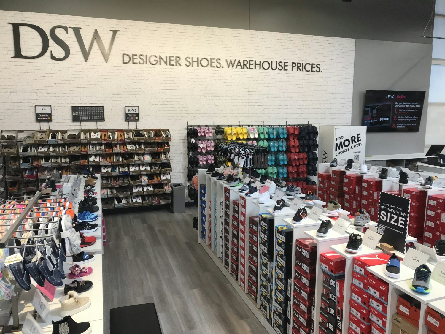 Hy-Vee and DSW offer a unique shop-in-shop experience, where customers can shop in store or have orders delivered.