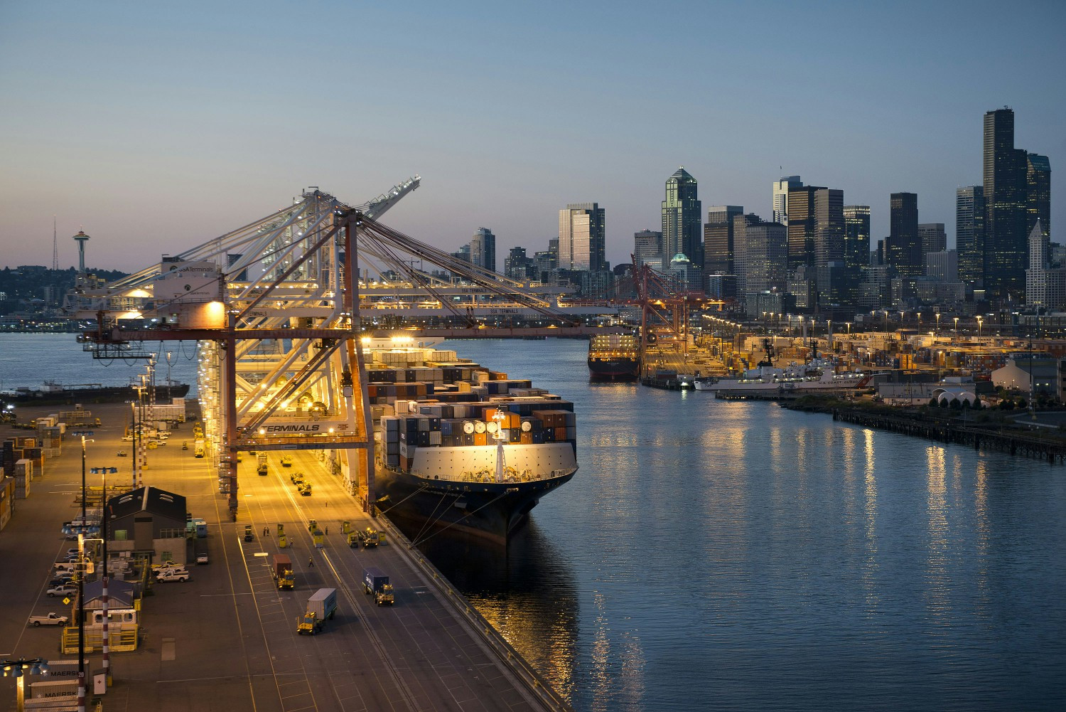 Terminal 18 and Downtown Seattle