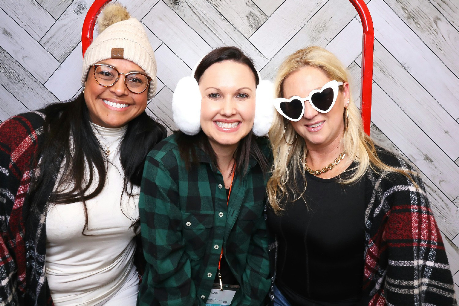 Teammates connecting and having fun at our conference welcome reception. 