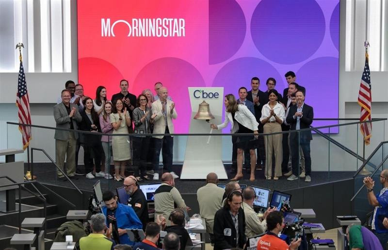 Morningstar Employees ringing the closing bell at Cboe Global Market in 2024.