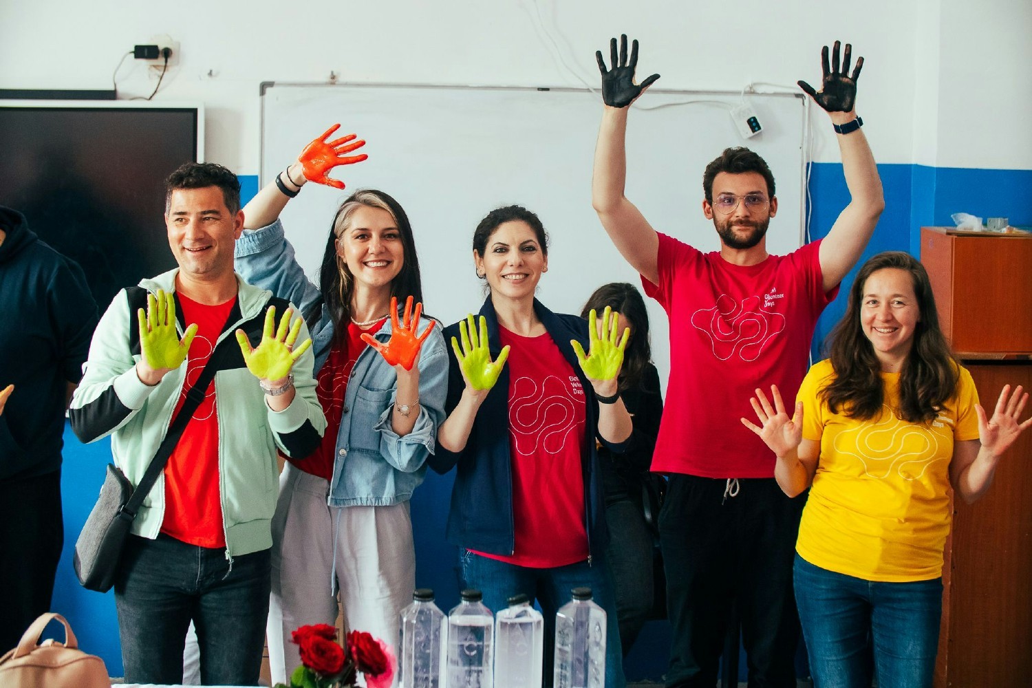 Morningstar employees in Romania volunteering at Teach for Romania during our Global Week of Giving.