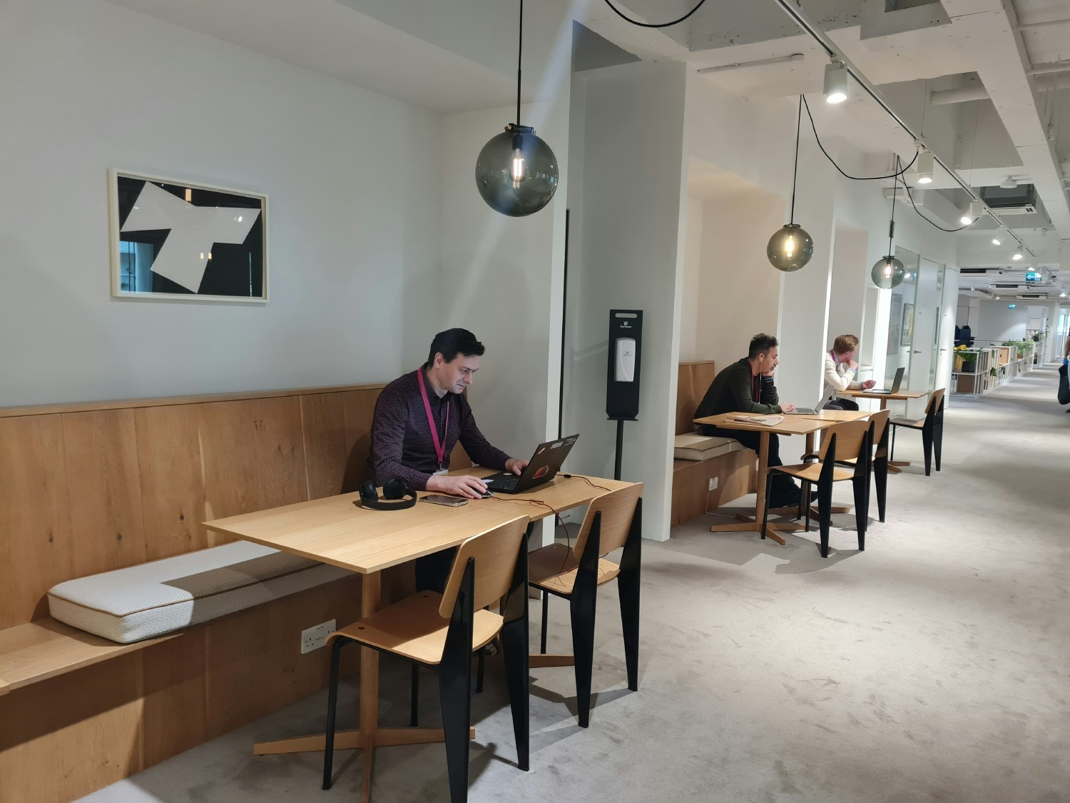 Team independent working spaces 