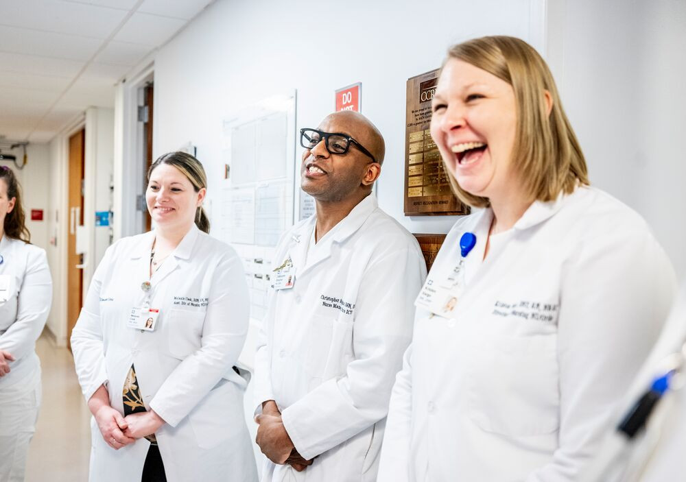 There are many ways to connect with others at Cleveland Clinic, from mentoring to leader-led discussions and more.