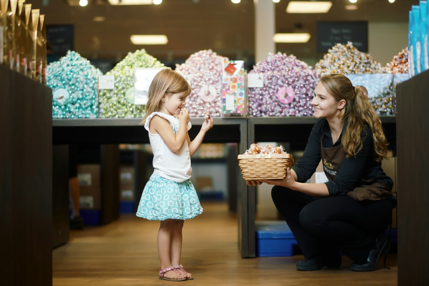 Offering hundreds of exquisite products, our Lindt retail stores help to 