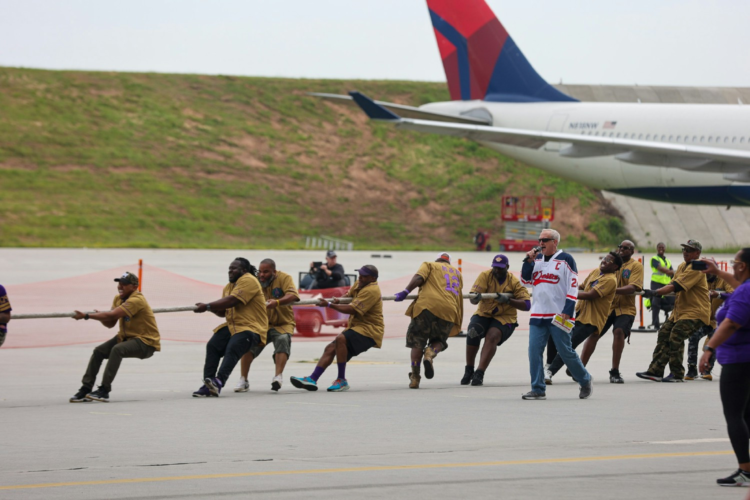 Delta team at Jet Drag, a tug-of-war with a jet to raise funds for the American Cancer Society.