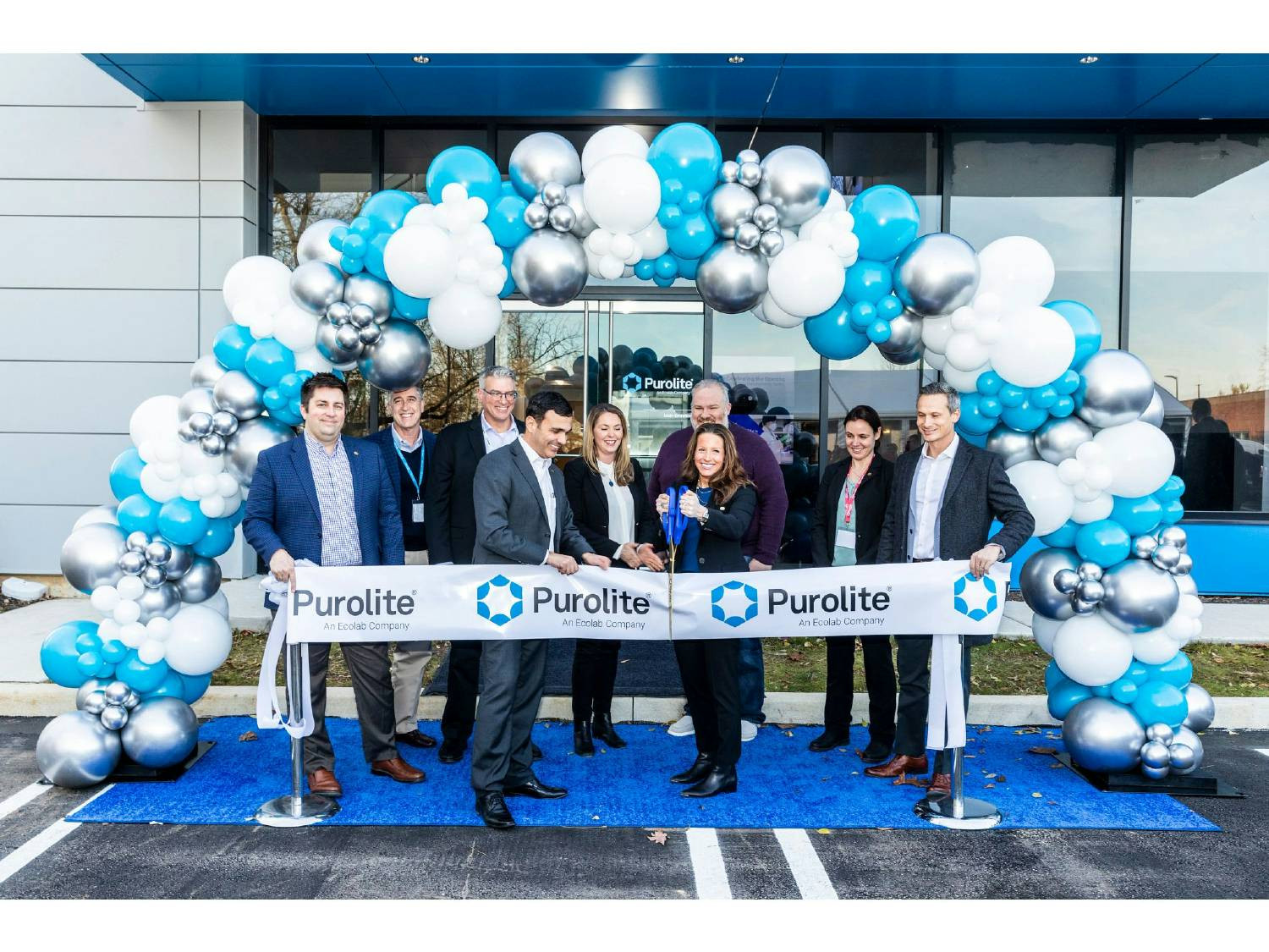 Associates celebrate the opening of our new Life Sciences U.S. Bioprocessing Applications Lab in King of Prussia, PA