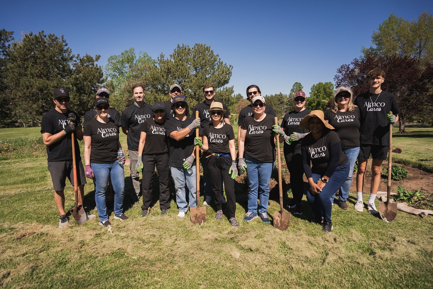 The Aimco team volunteering for Aimco Cares with Soldiers' Angels Mobile Food Drive in Aurora, CO. 