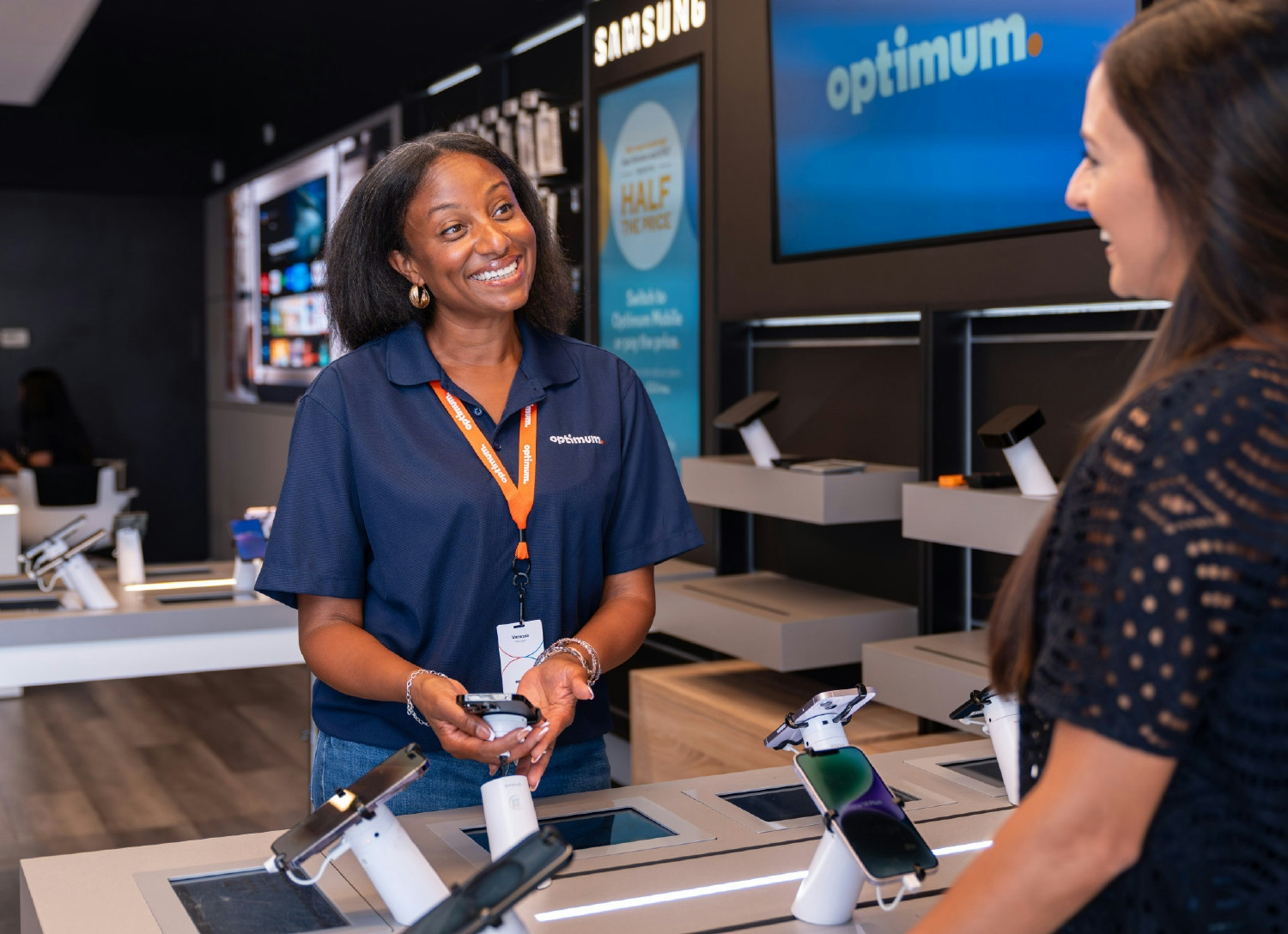 Optimum retail employee at an Optimum retail location. 