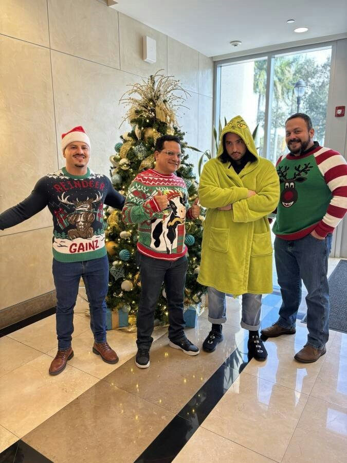 Hemmersbach Holiday Sweater Contest 2024