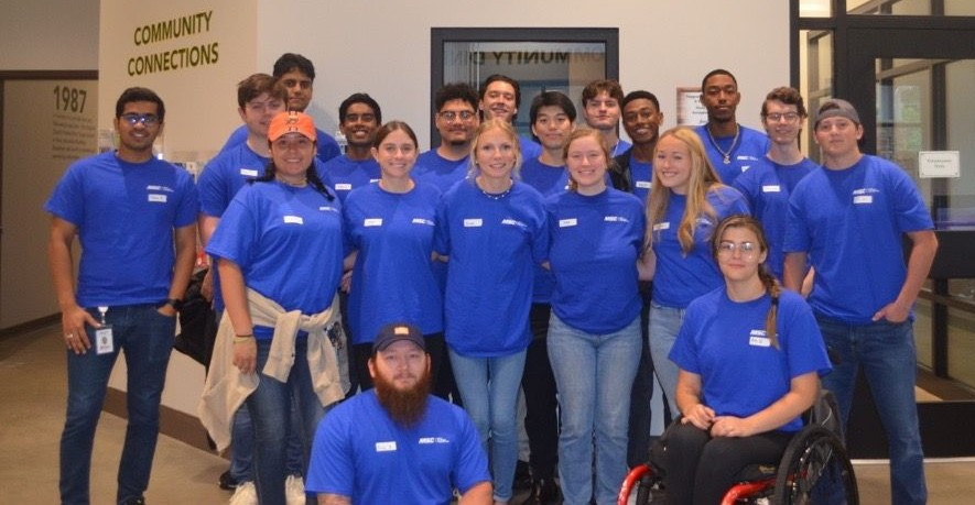 MSC associates volunteer to give back to their local community.