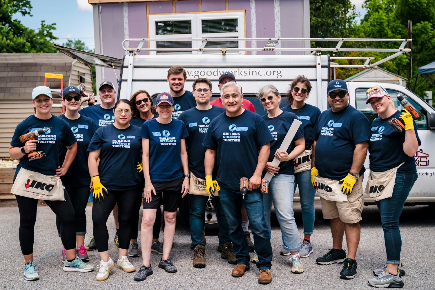 Citadel employees connecting and serving our community by participating in a monthly corporate volunteer day.