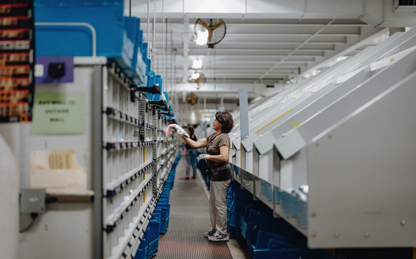 Distribution Center associate working to fulfill customer orders. 