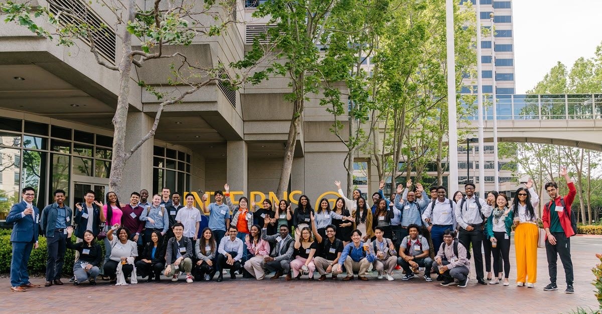 This summer, Visa welcomed 580 interns in 20+ countries. Shown here are our Bay Area interns in Foster City, CA.