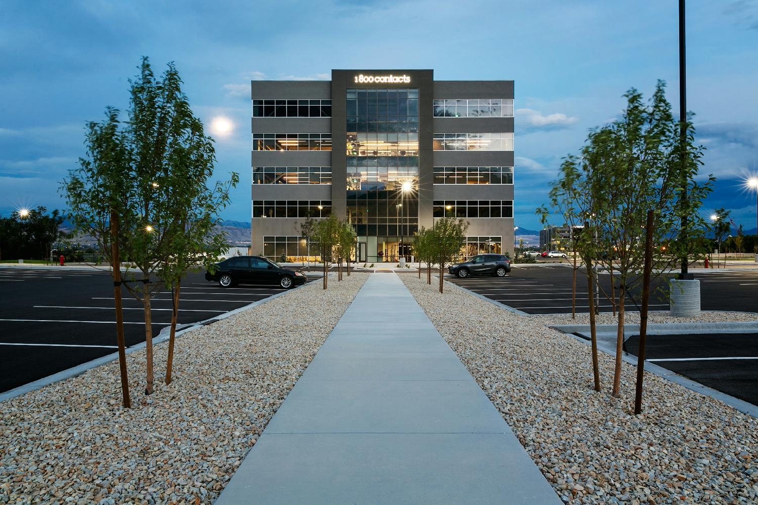 1-800 Contacts building exterior