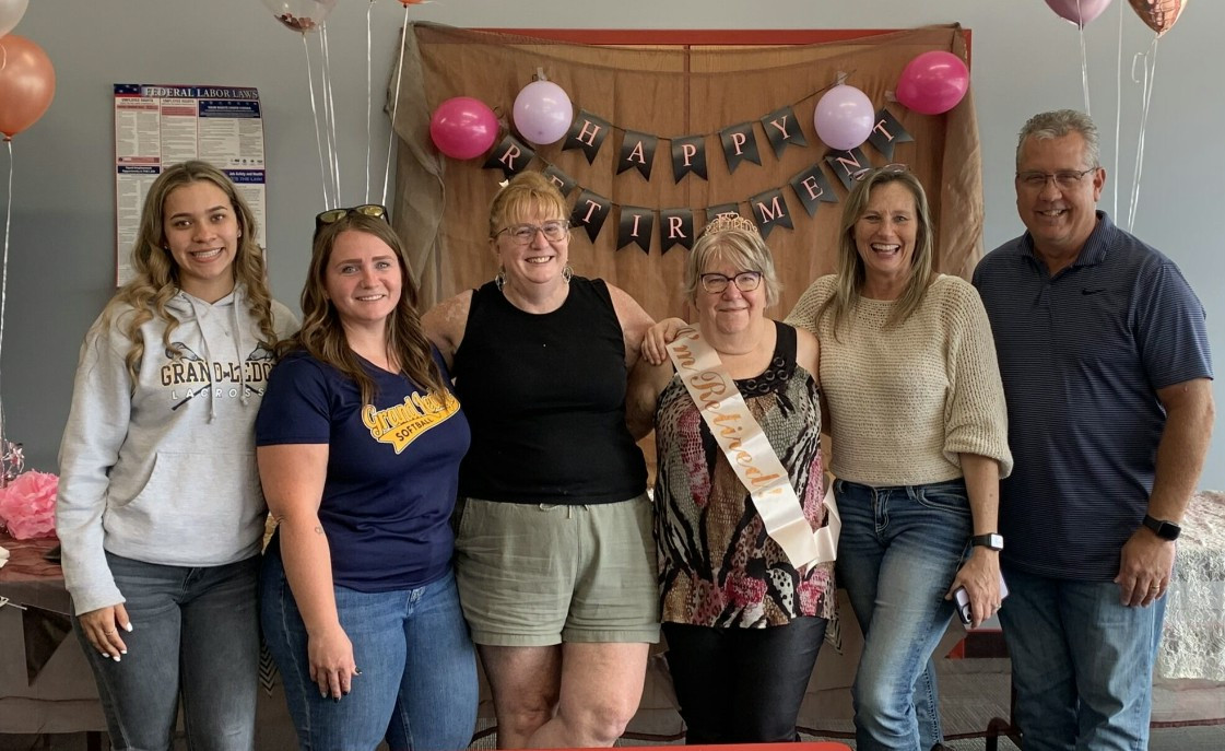 We were able to wish our Controller after almost 25 years of service! We celebrate every stage of our careers! 