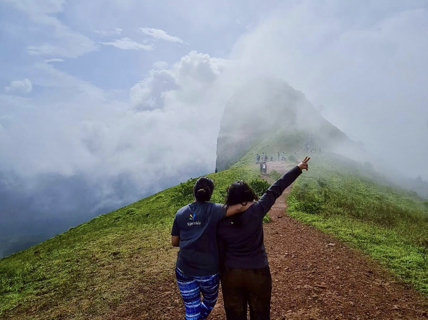 Sprinklrites trekking up the Ettina Bhuja mountain in India for some green therapy.