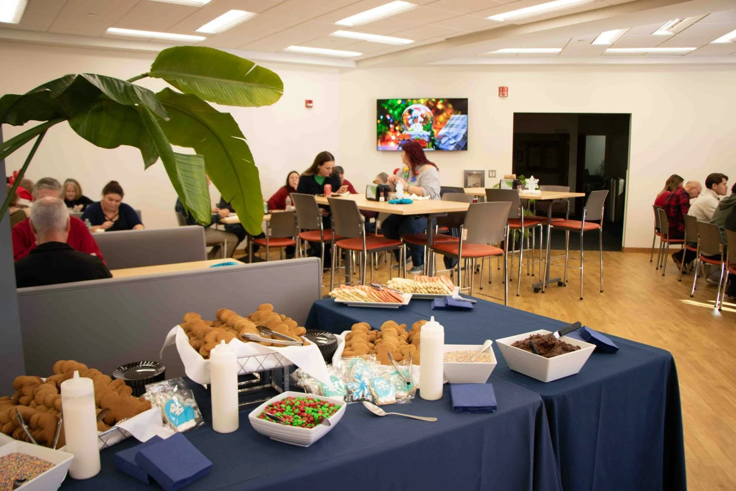 Employees enjoy AIPSO's holiday luncheon