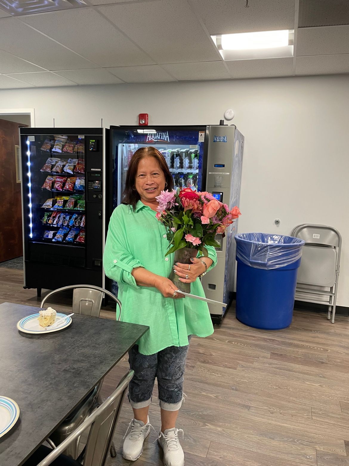  Congratulations to Maria on her 45th work anniversary!