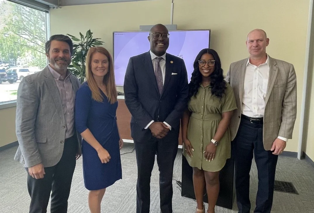 Our ERG, Embrace Uniti, hosted the Mayor of Little Rock, Frank Scott, Jr. for a DEIB fireside chat. 