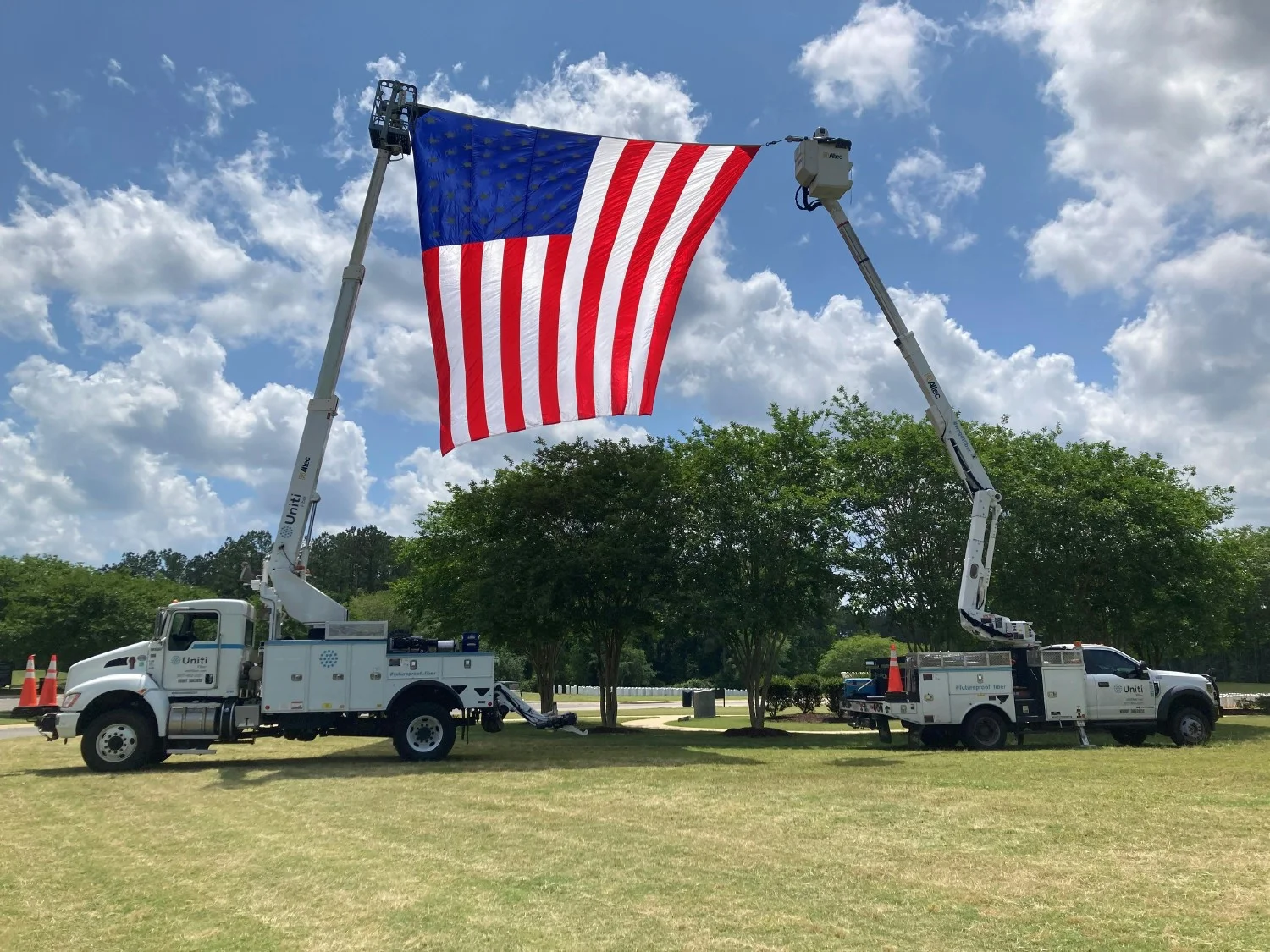 Uniti honors our active duty military, veterans, and first responders at a local volunteering event. 