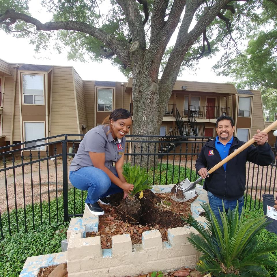 Rockstar Capital Celebrates Earth Day 2018 With Tree Plantings at all 16 Apartment Communities