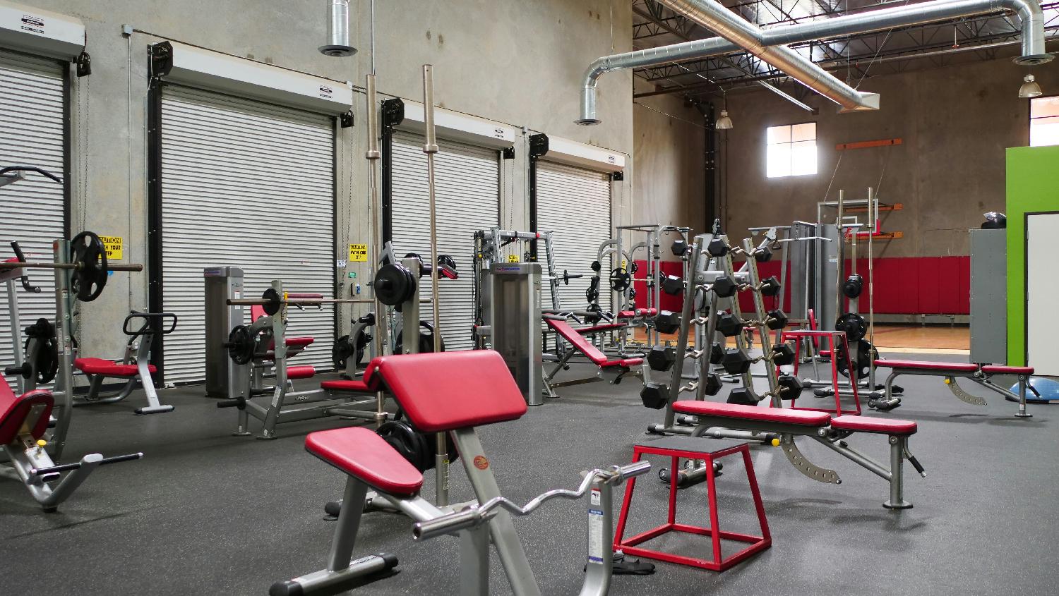 GeoLinks has a health-club quality fitness center and encourages employees to live a healthy, active lifestyle. 