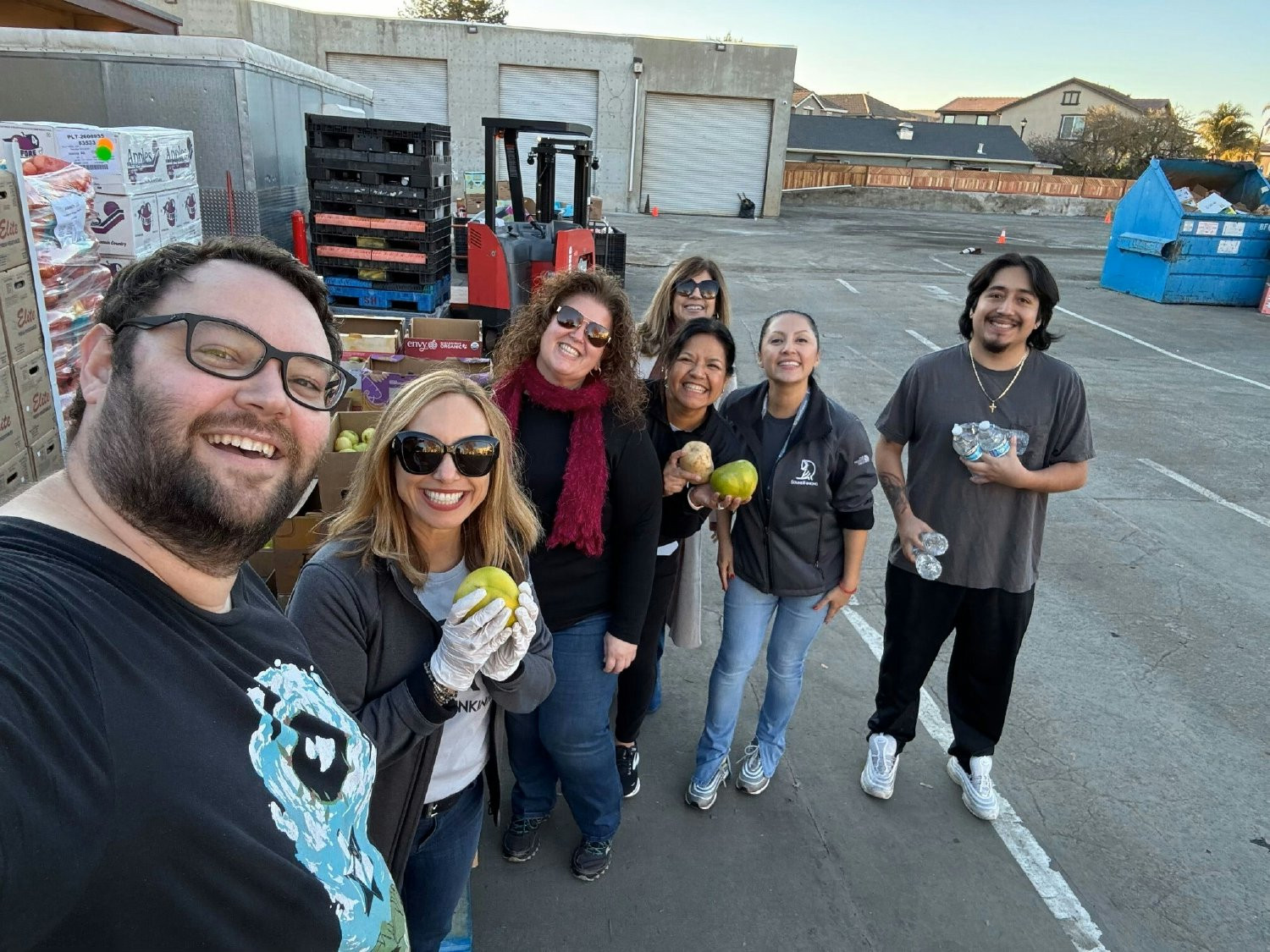 💚 More than just a team—change-makers in action! 🌎 #GivingBackFeelsGood #CommunityHeroes