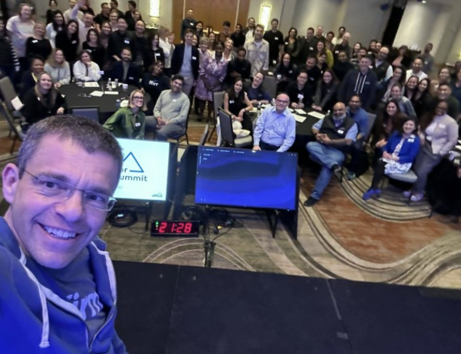 Our founder and CEO, Max Levchin, takes a selfie with employees at our second annual Senior Leader Summit.