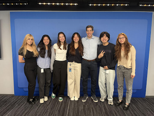 Todd McKinnon, Okta CEO, and summer interns after a Company All Hands meeting at Okta HQ.
