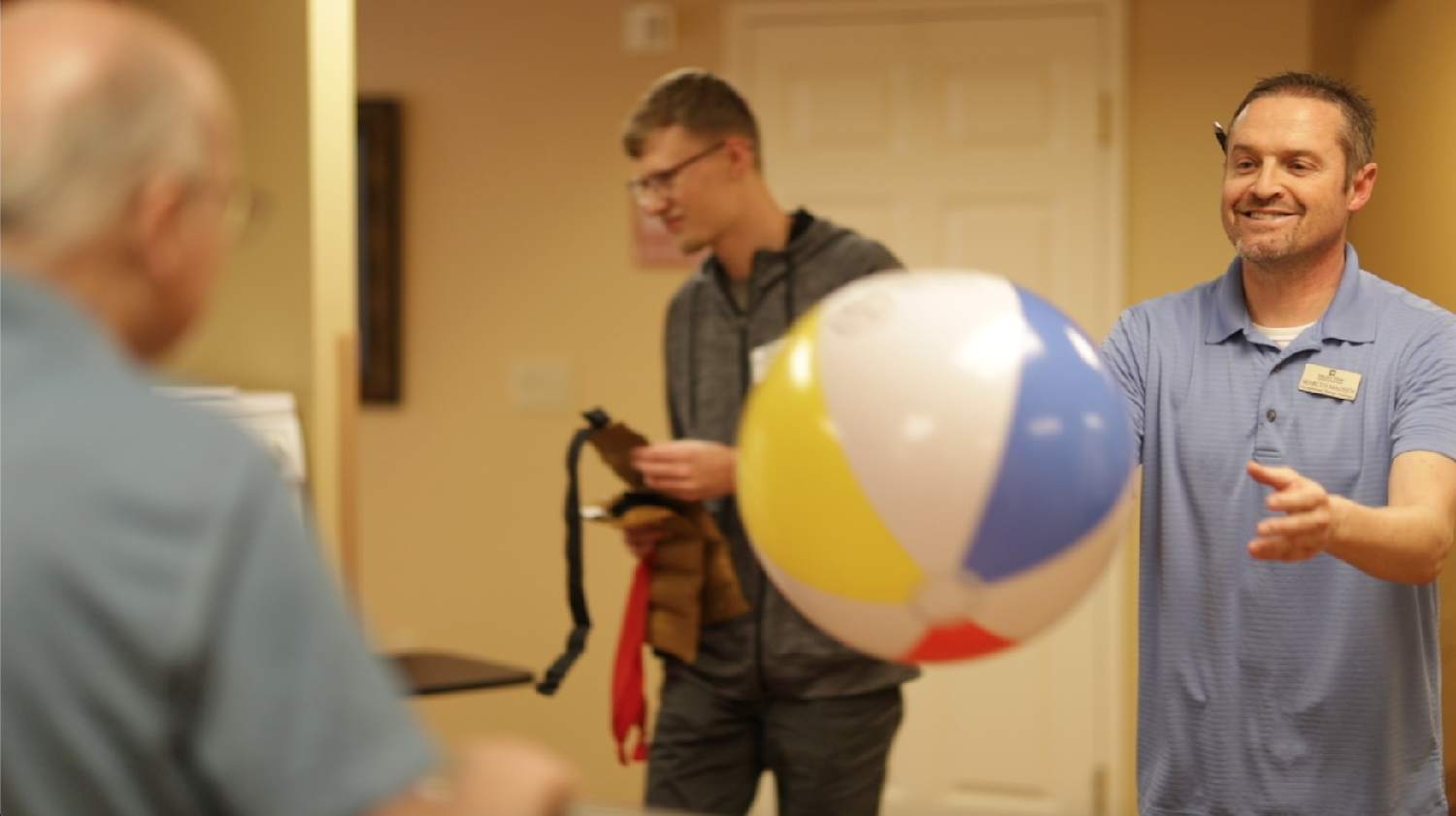 Eduro Healthcare physical therapist does rehab activities with a patient. 