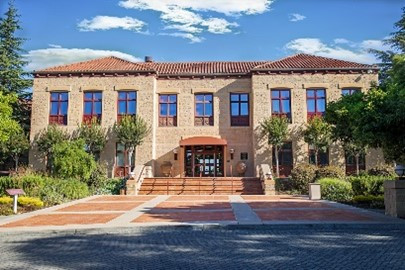 The Doctors Company, headquartered in Napa, CA has employees in 9 office locations and telecommuters in 38 states. 