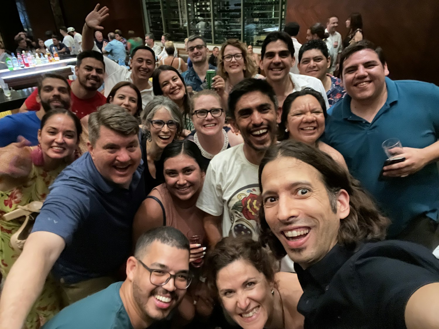 Selfie of a group of AVIOnites in Cancun