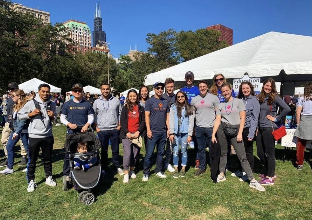 TopBloc team volunteering.