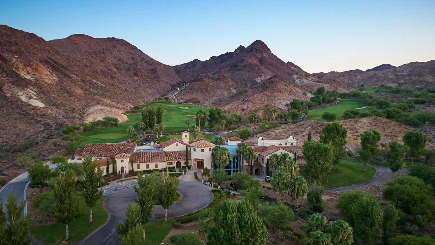 Tour caliber caddies, world-class practice facilities, and personalized service round out the Cascata experience. 