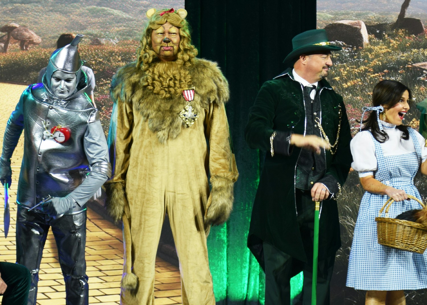 Surprise! Treating our restaurant leaders to The Wizard of Oz at the Sphere LV with our CEO, CPO, CMO & Chef in costumes