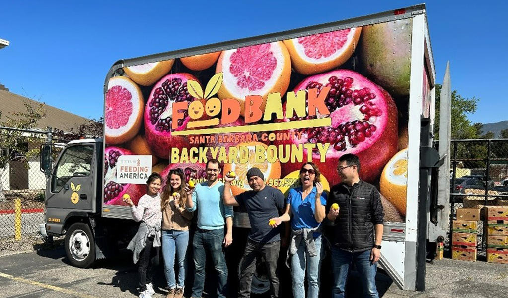 KSLD team volunteers at the local foodbank.